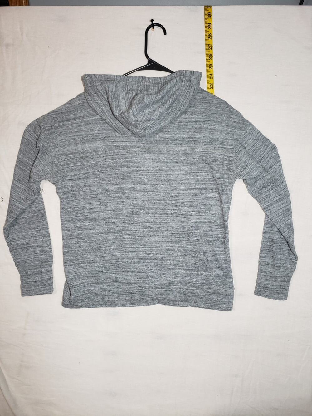 Reebok Hoodie Womens M Gray Sweatshirt Long Sleeve Tight Knit Gym Pockets R149